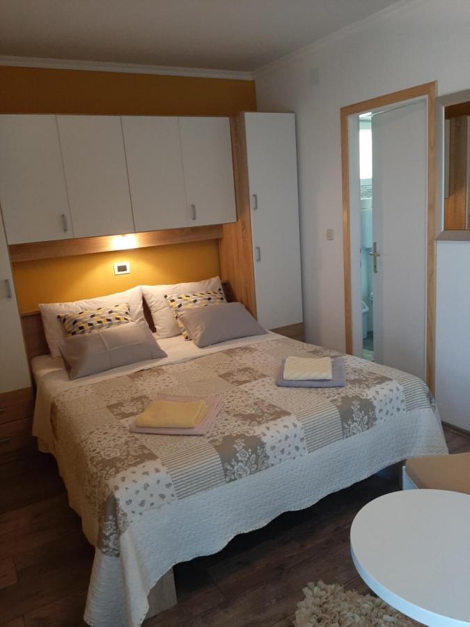 Rooms Neda ราบ ภายนอก รูปภาพ
